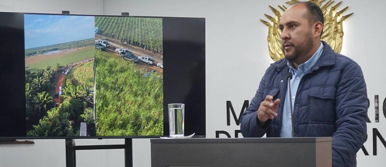 Policía identificó a 10 autores intelectuales del avasallamiento en Montero, según ministro Ríos