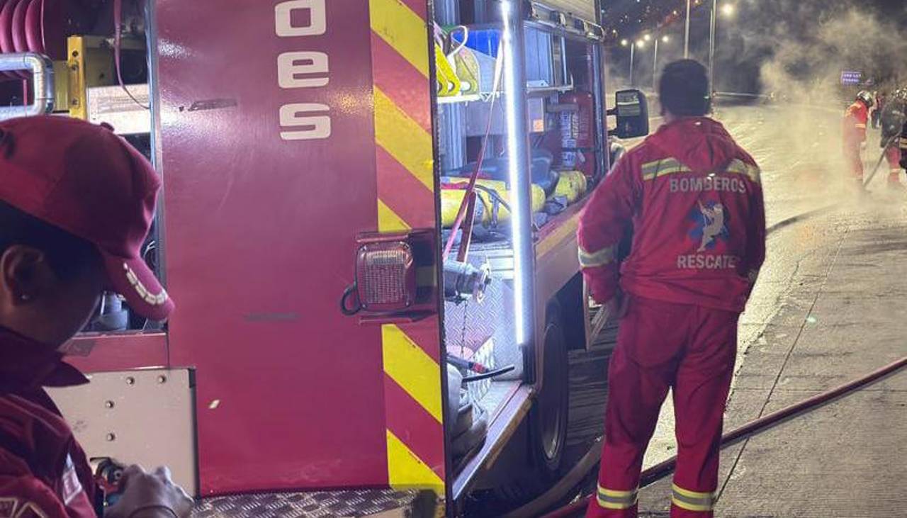 Un hombre muere carbonizado en un incendio causado por una vela en una vivienda de La Paz 
