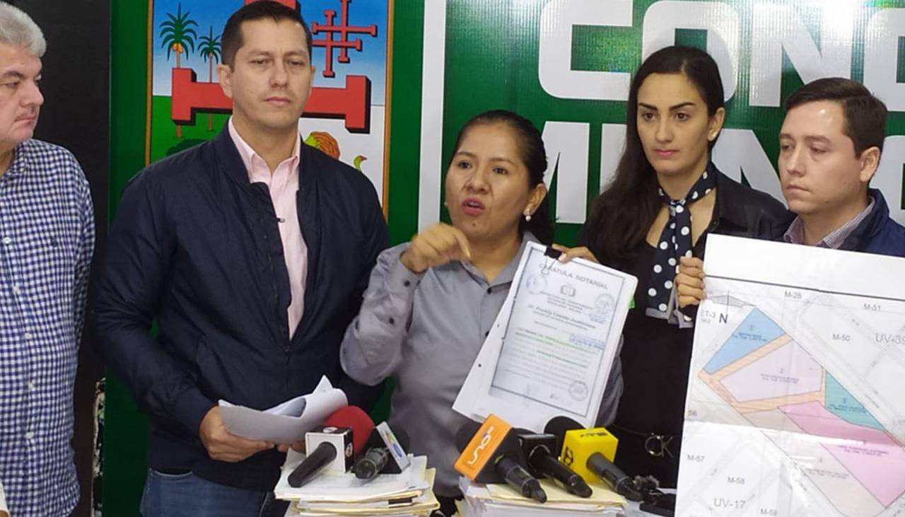 Concejales electos de VOS reciben documentos de fiscalización del caso Mutualista