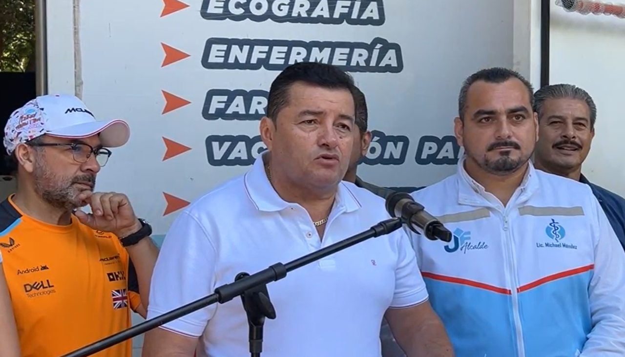 Tras dejar Pamasola, Jhonny se reunió con su gabinete y reapareció en una minga 