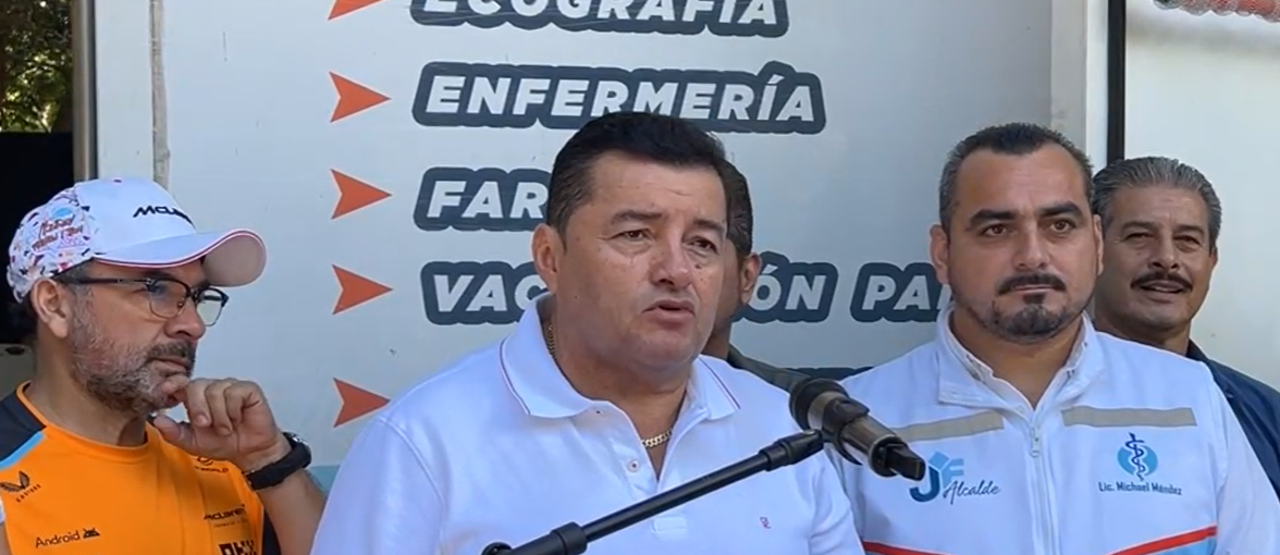 Tras dejar Pamasola, Jhonny se reunió con su gabinete y reapareció en una minga 