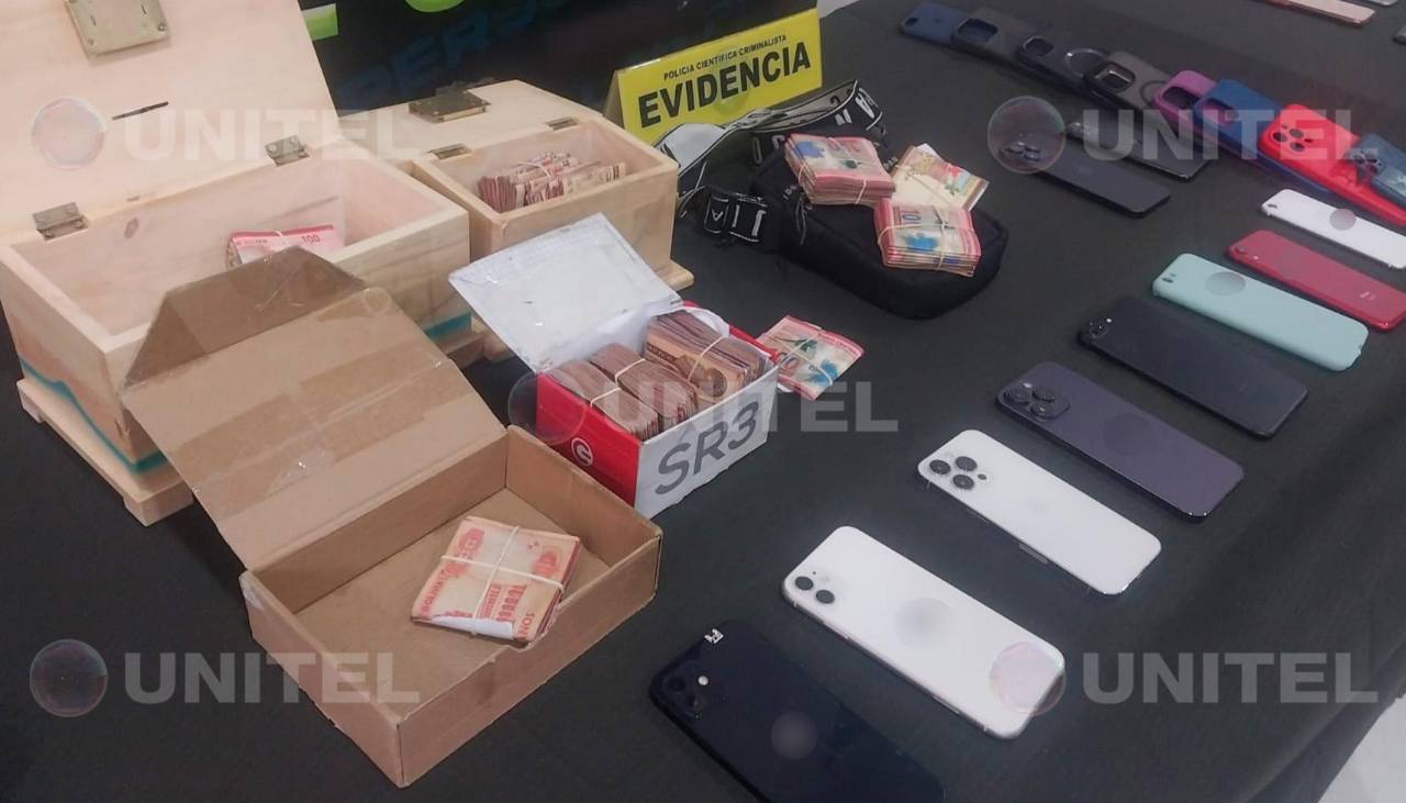 Cochabamba: Policía secuestra 46 celulares de alta gama y aprehende a una persona