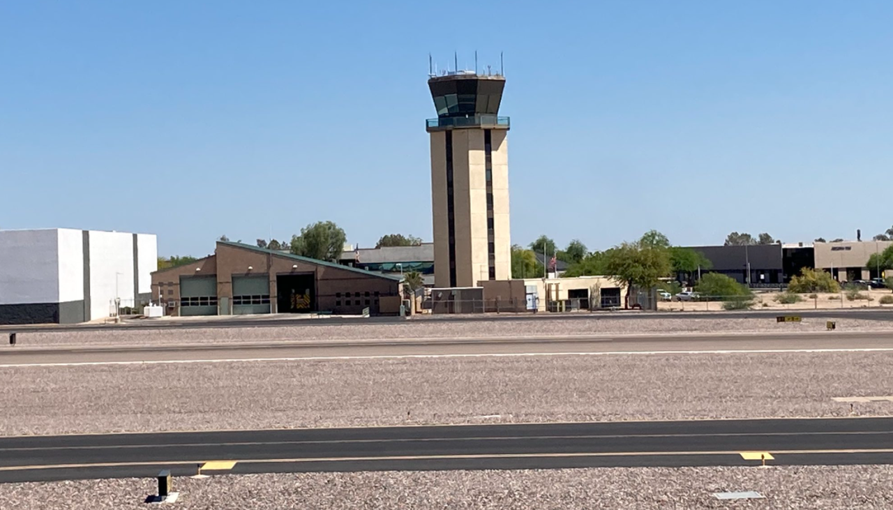 Dos aviones se estrellaron en un aeropuerto en Arizona; hay un muerto y al menos tres heridos 