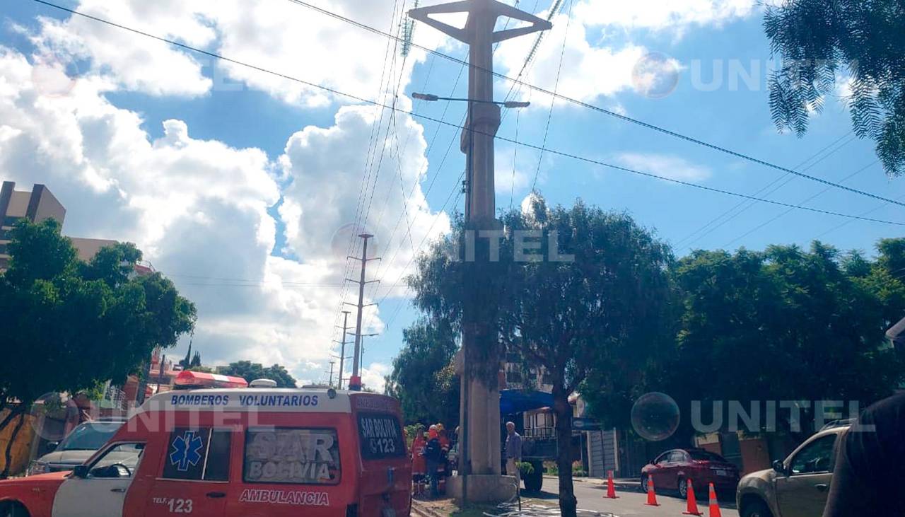 Reportan caída de una persona de un poste en la zona norte de Cochabamba 