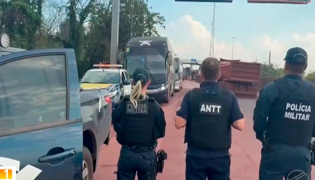 Caen en Brasil 17 bolivianos que transportaban droga en sus cuerpos