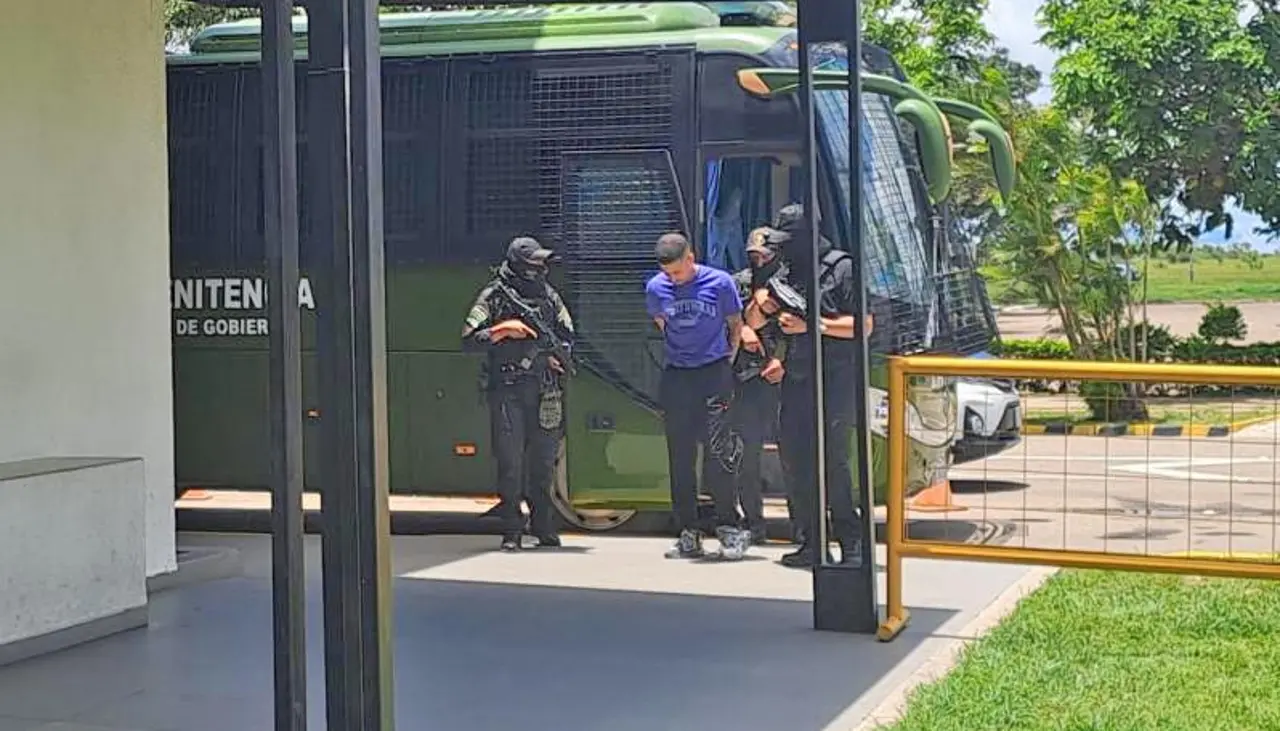 Trasladan de Palmasola a Chonchocoro a dos reos de alta peligrosidad