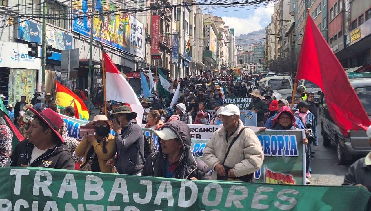 “El presidente no escucha”: Gremiales marchistas se reúnen en La Paz para definir otras medidas de presión