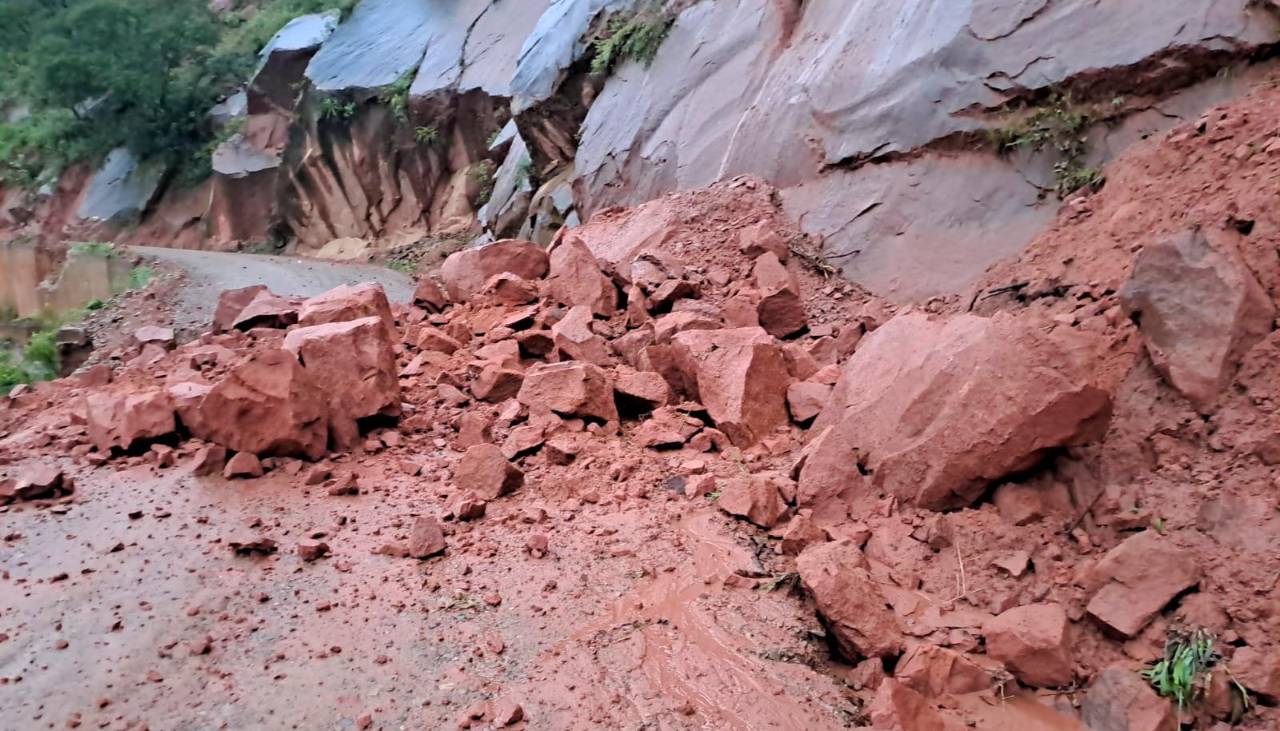 Lluvias y derrumbes: Ocho tramos de la red fundamental están intransitables en el país
