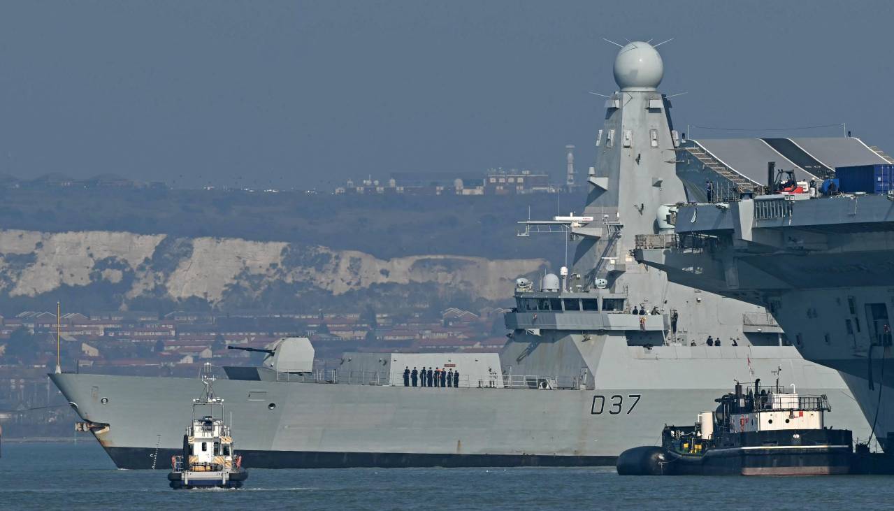 Submarino de EEUU hundió buque de guerra iraní en océano Índico, afirma jefe del Pentágono