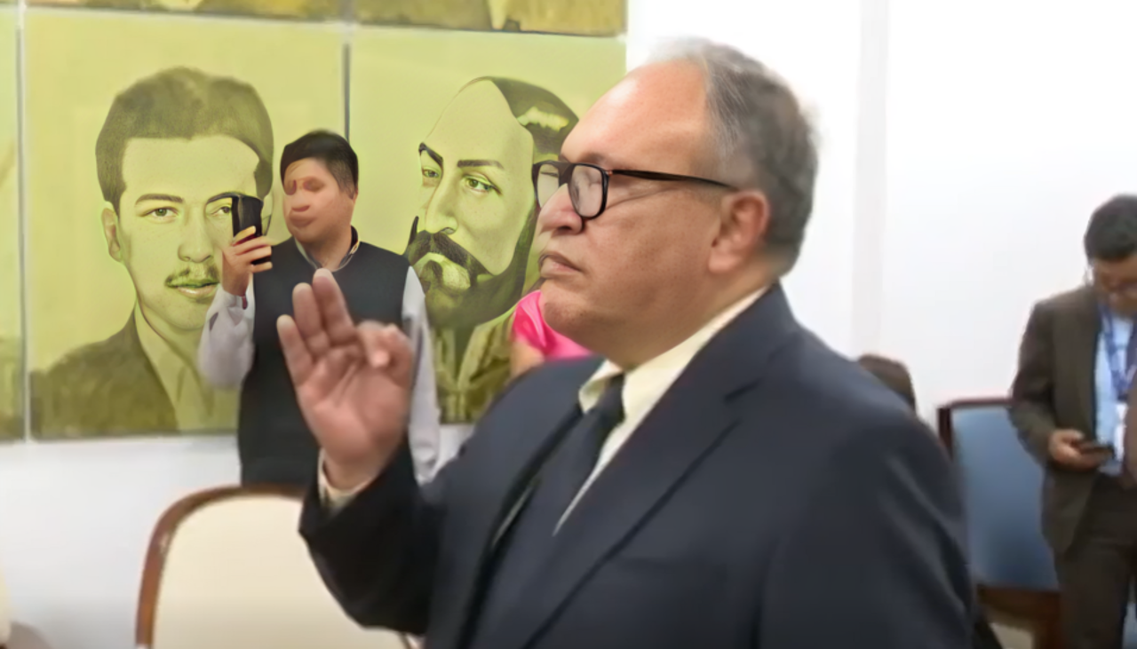 Rodrigo Paz posesiona a Marco Antonio Calderón como ministro de Minería y Metalurgia 