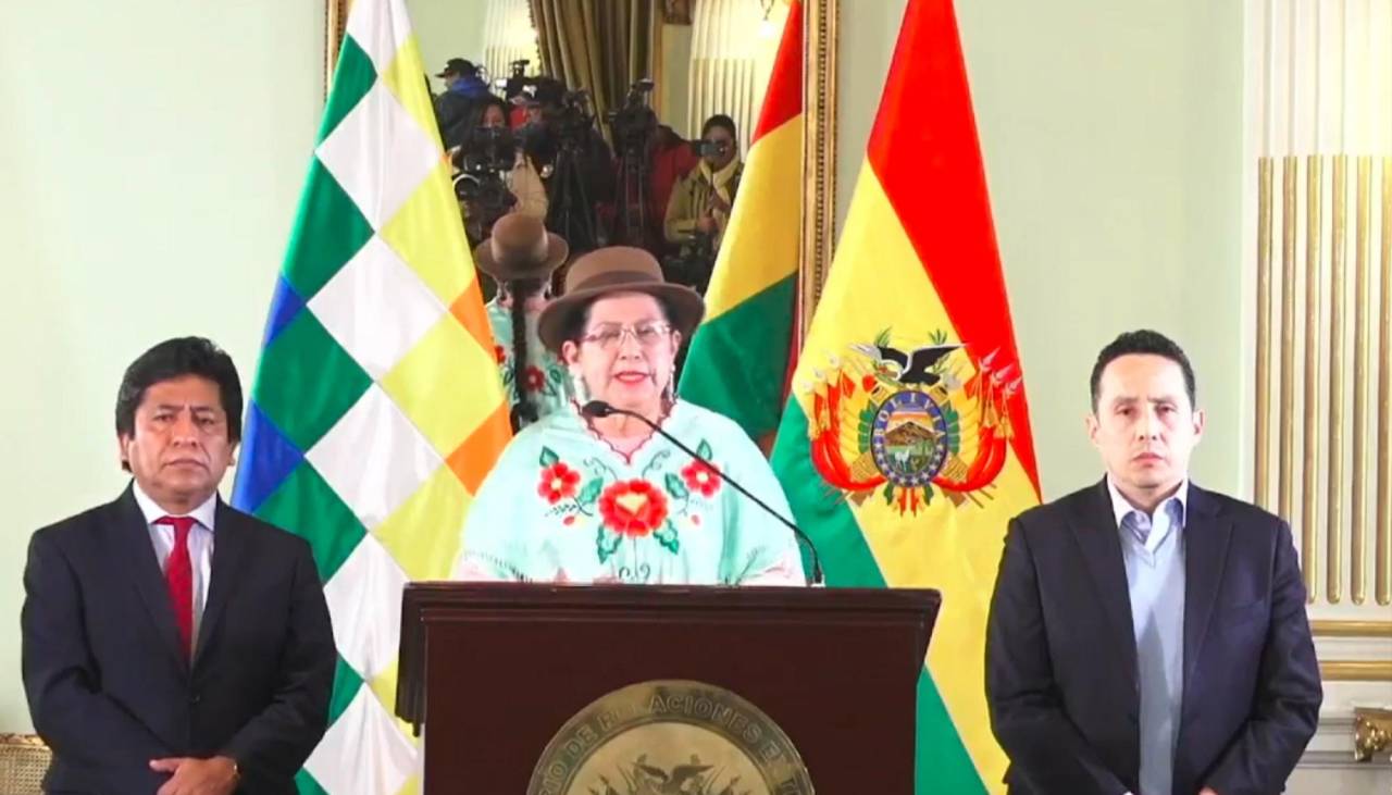 El embajador boliviano en Argentina “está en consulta”, dice Canciller tras declaraciones de Milei por toma militar