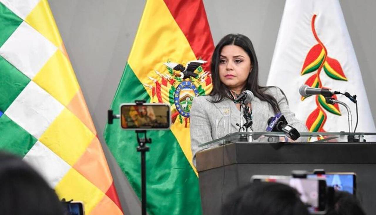 ¿Qué motivó la renuncia de la vocera presidencial Carla Faval? Esto dicen desde el oficialismo y la oposición