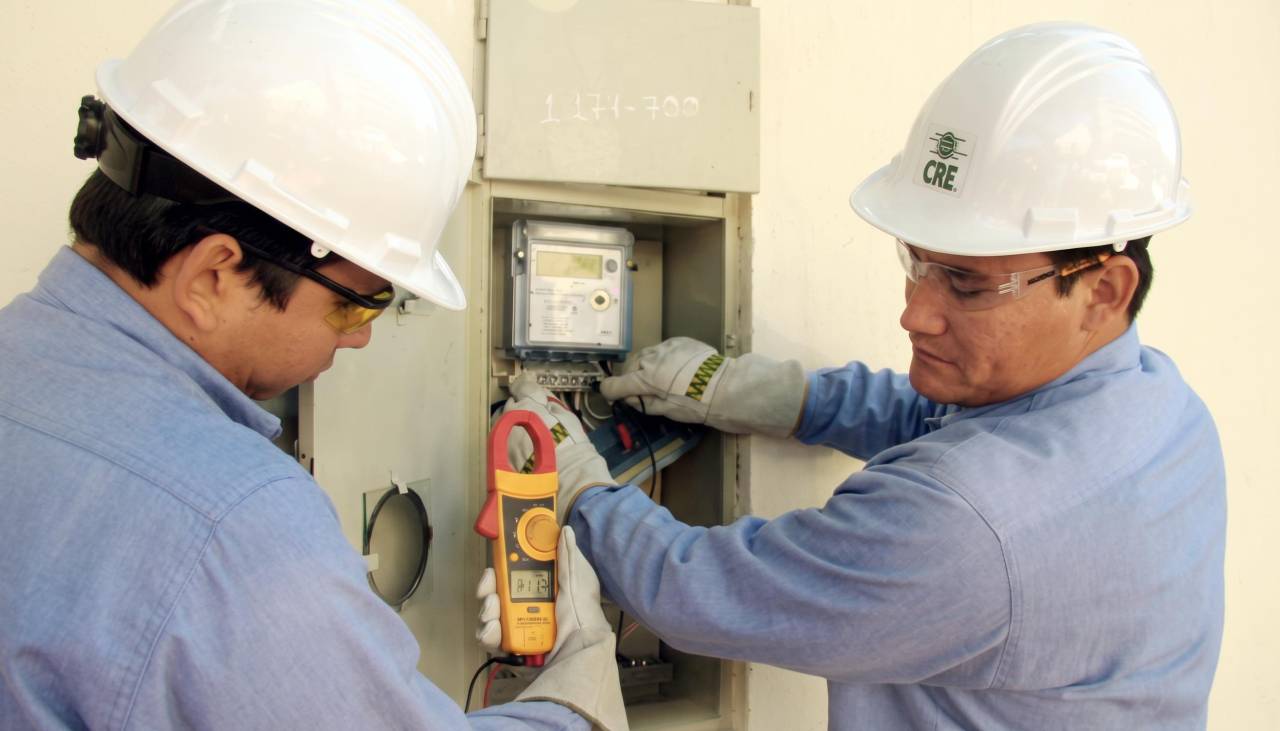 Economista explica cómo puede influir el nuevo cálculo de la tarifa de la electricidad