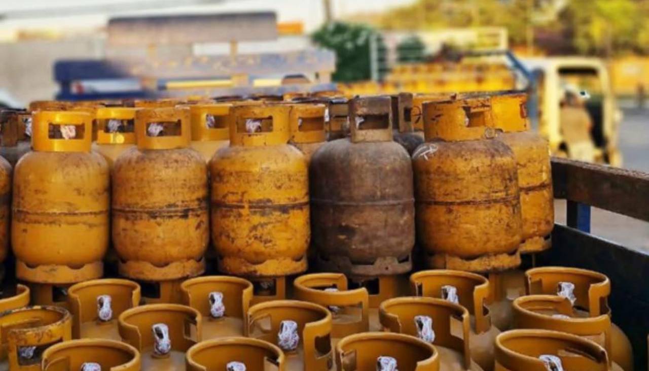 “Se presume que era para contrabando”: ANH interviene camión que dejó 200 garrafas de GLP en tienda de El Alto