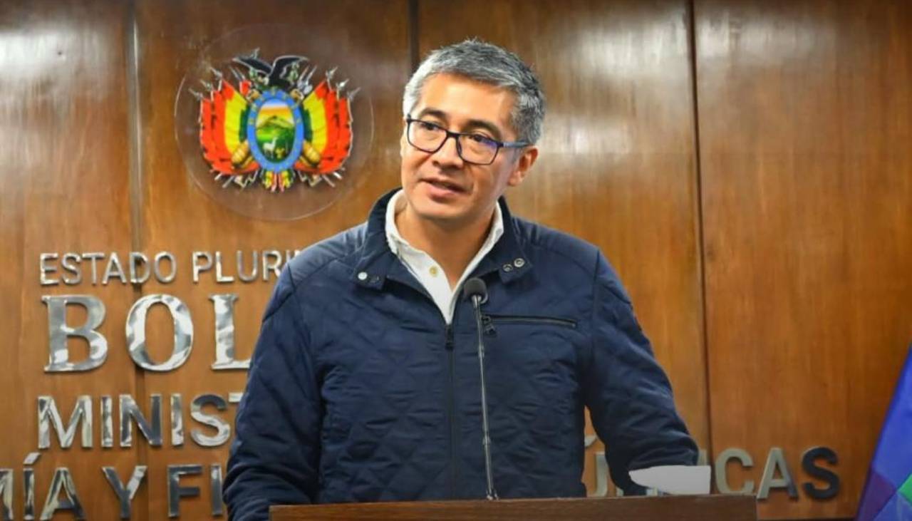 ¿Afectará el tipo de cambio flexible al PGE 2026? Esto explicó el ministro de Economía