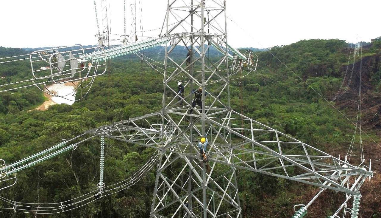 Gobierno aprueba decreto para “permitir” a cualquier agente del mercado eléctrico “realizar intercambios con sistemas eléctricos de otros países”