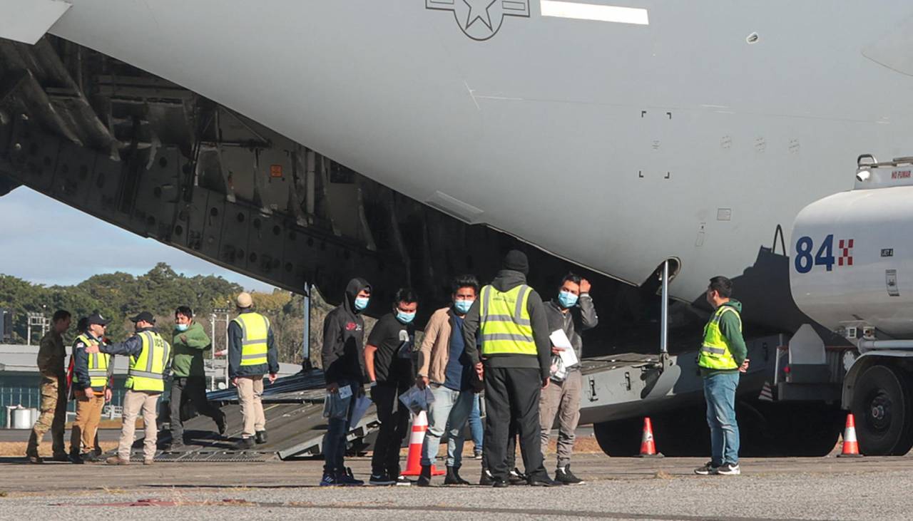 Llegan a Guatemala los dos primeros aviones militares de EEUU con deportados