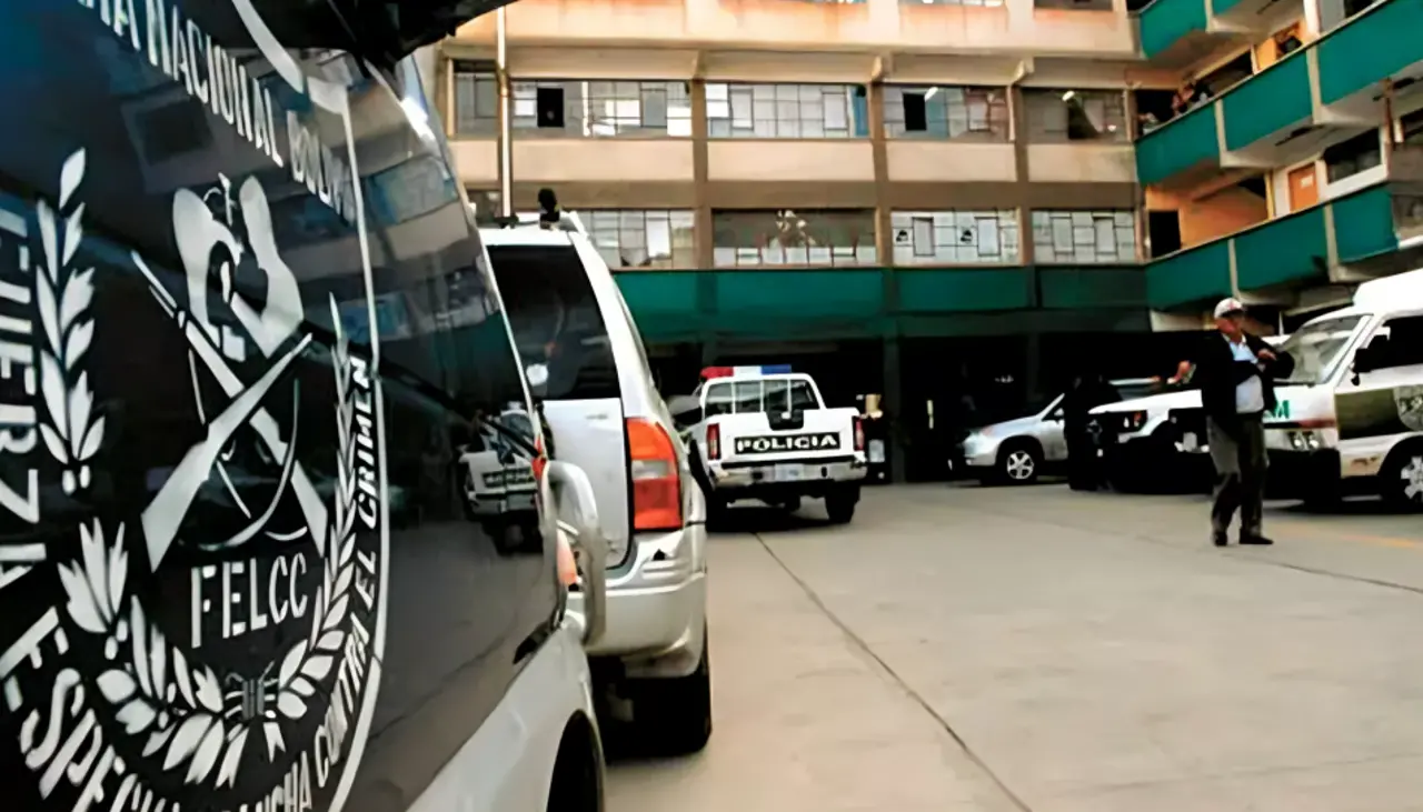 Tres personas que tenían en su poder más de Bs 147 mil son acusadas de entregar dinero a marchistas en La Paz