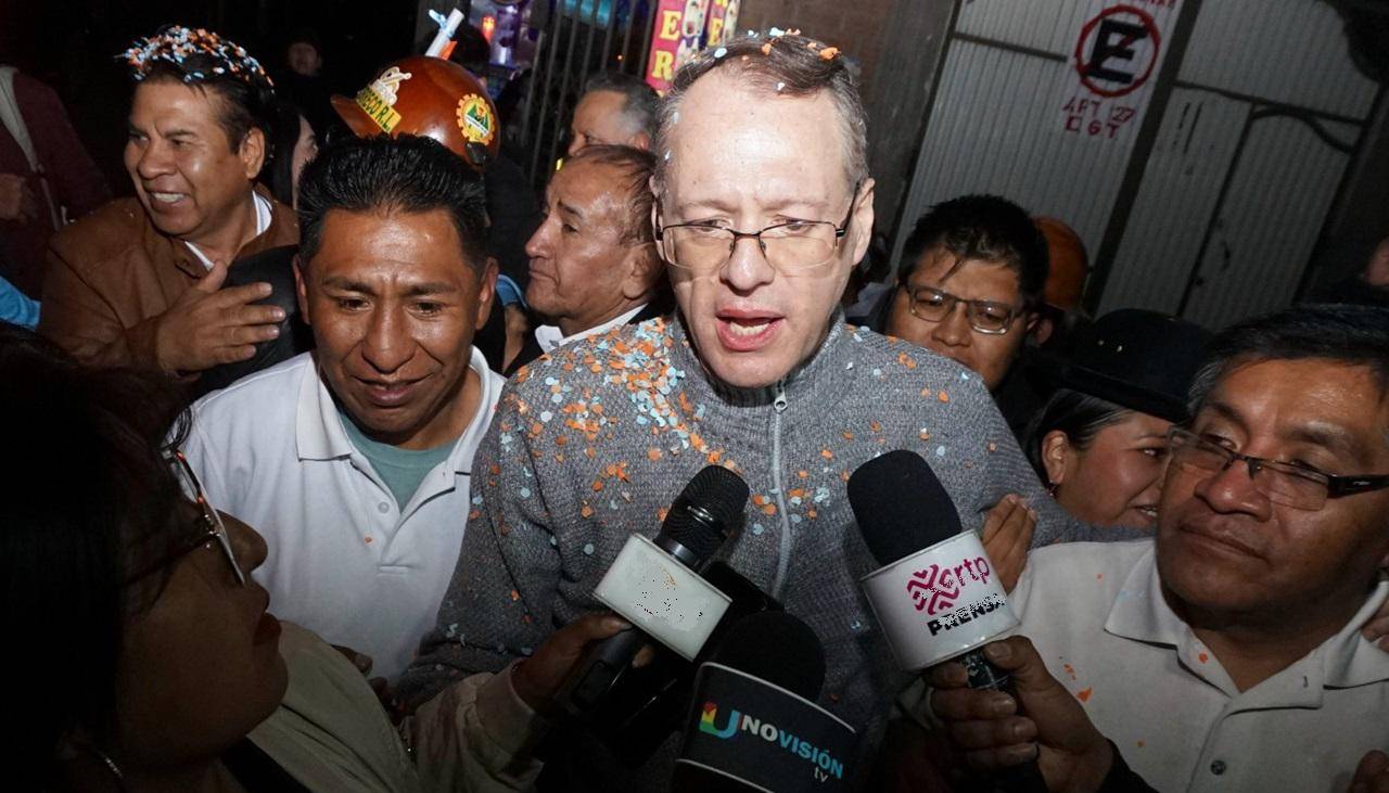 Dunn admite que no está inscrito como candidato y que eso no está sujeto a los plazos del TSE