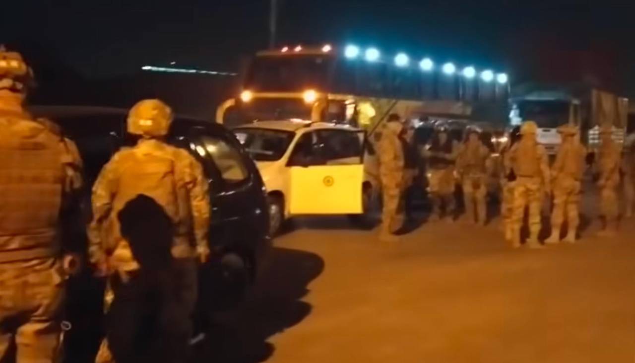 Militares llegan a la zona del conflicto en Parotani