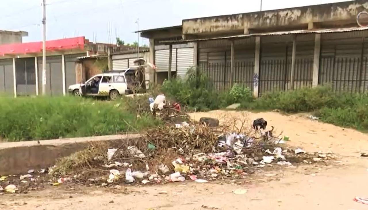 El hombre hallado muerto que estaba tapado con basura murió atropellado, señala fiscal 