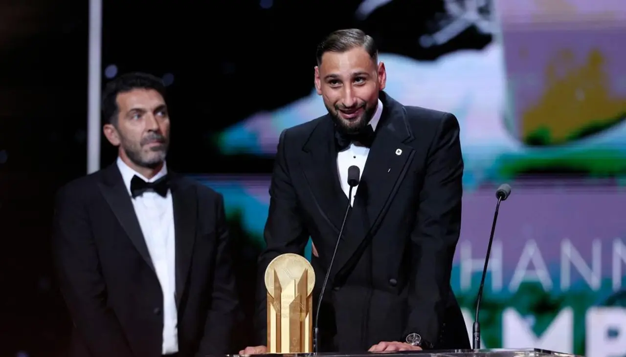 Hampton y Donnarumma ganan el Trofeo Yashin en la ceremonia del Balón de Oro