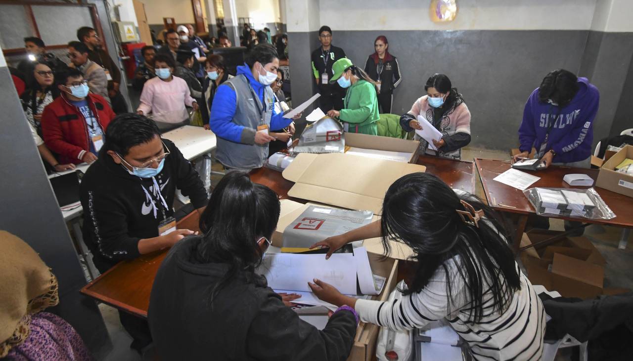 Última encuesta: Voto residual continúa por encima del 30%; aumentan los nulos y los indecisos