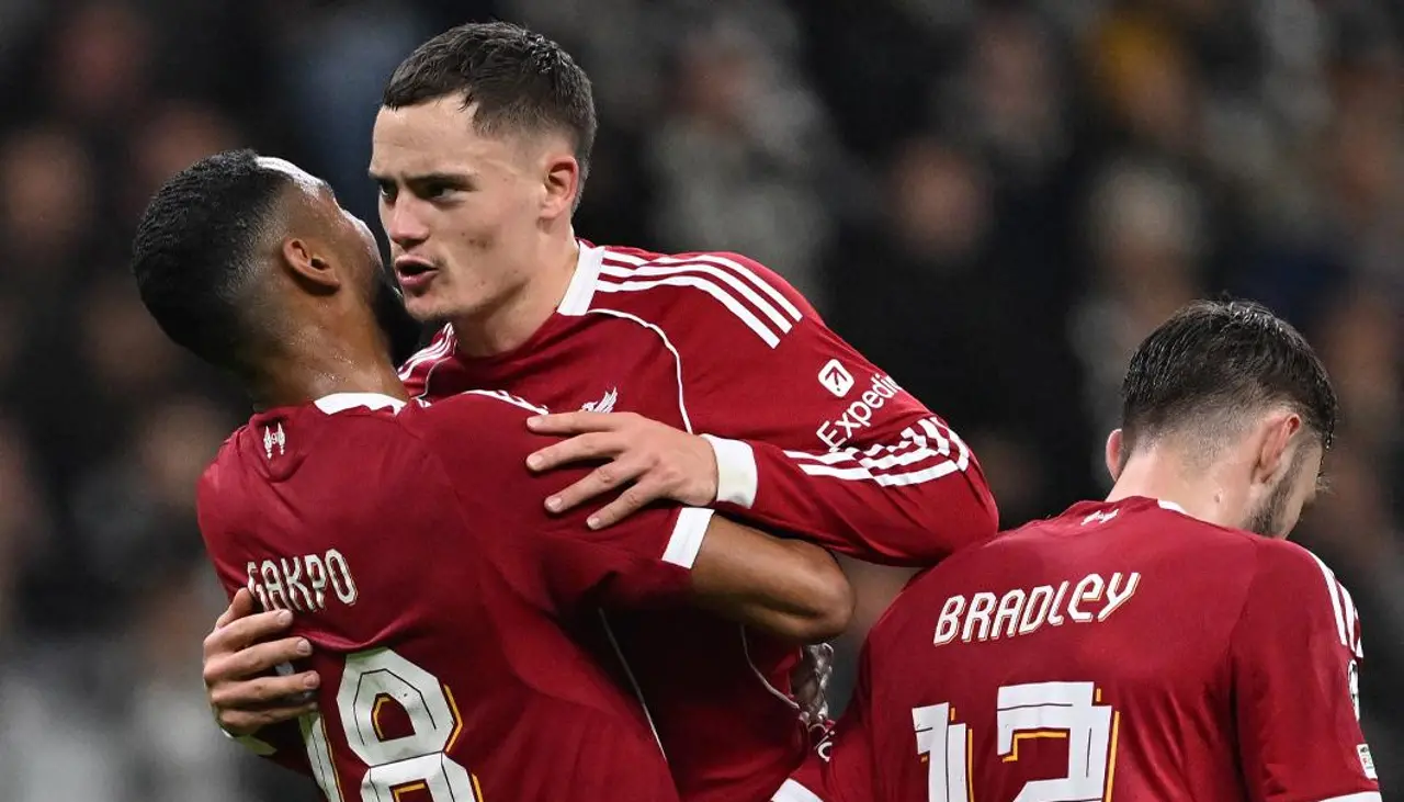 Liverpool rompe su mala racha con goleada balsámica al Eintracht Frankfurt