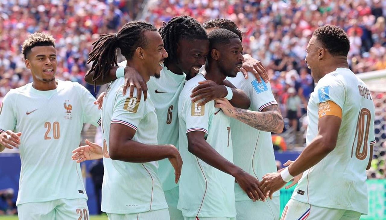 Francia pasa como líder invicto y puntaje perfecto tras golear a Noruega