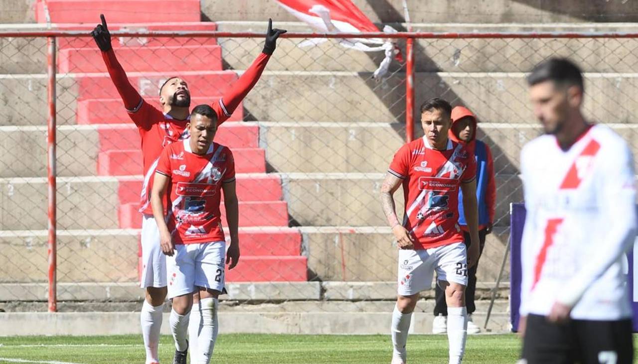 Nacional vence a Always Ready en El Alto y finaliza su grupo en el primer lugar