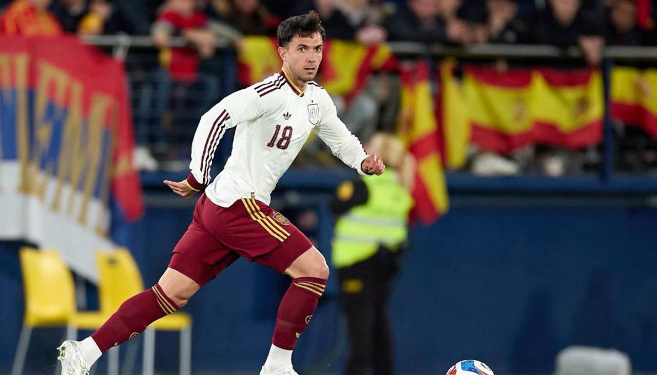 Zubimendi causa baja en la selección de España por molestias en la rodilla