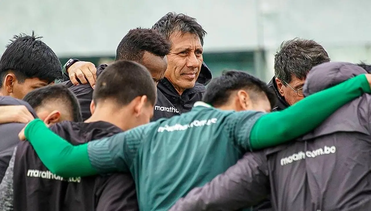 Peña pide “protección laboral” a la FBF y dice que sigue siendo DT de Oriente