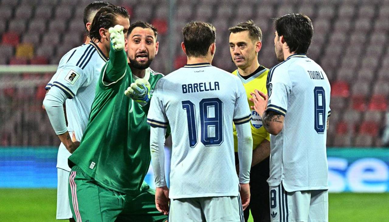 Ministro de Deportes pide dimisión del presidente del Calcio tras fracaso de Italia