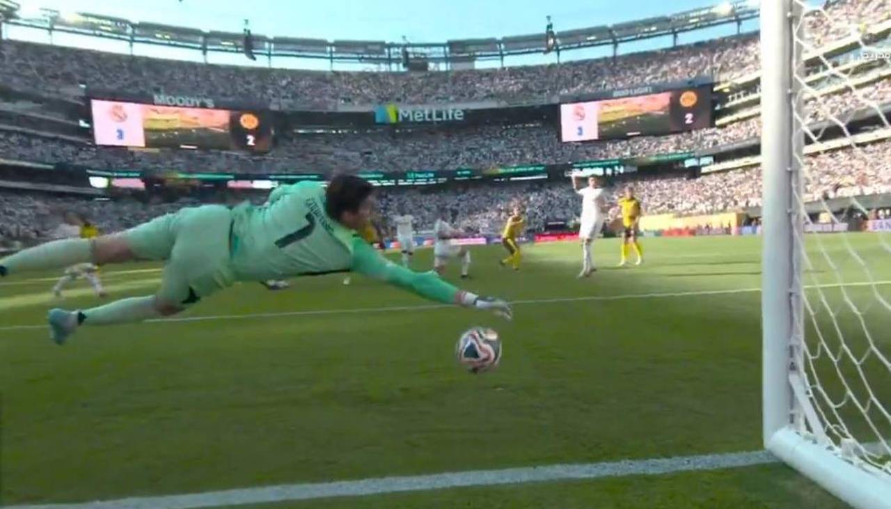 Video: La espectacular atajada de Thibaut Courtois para salvar al Madrid