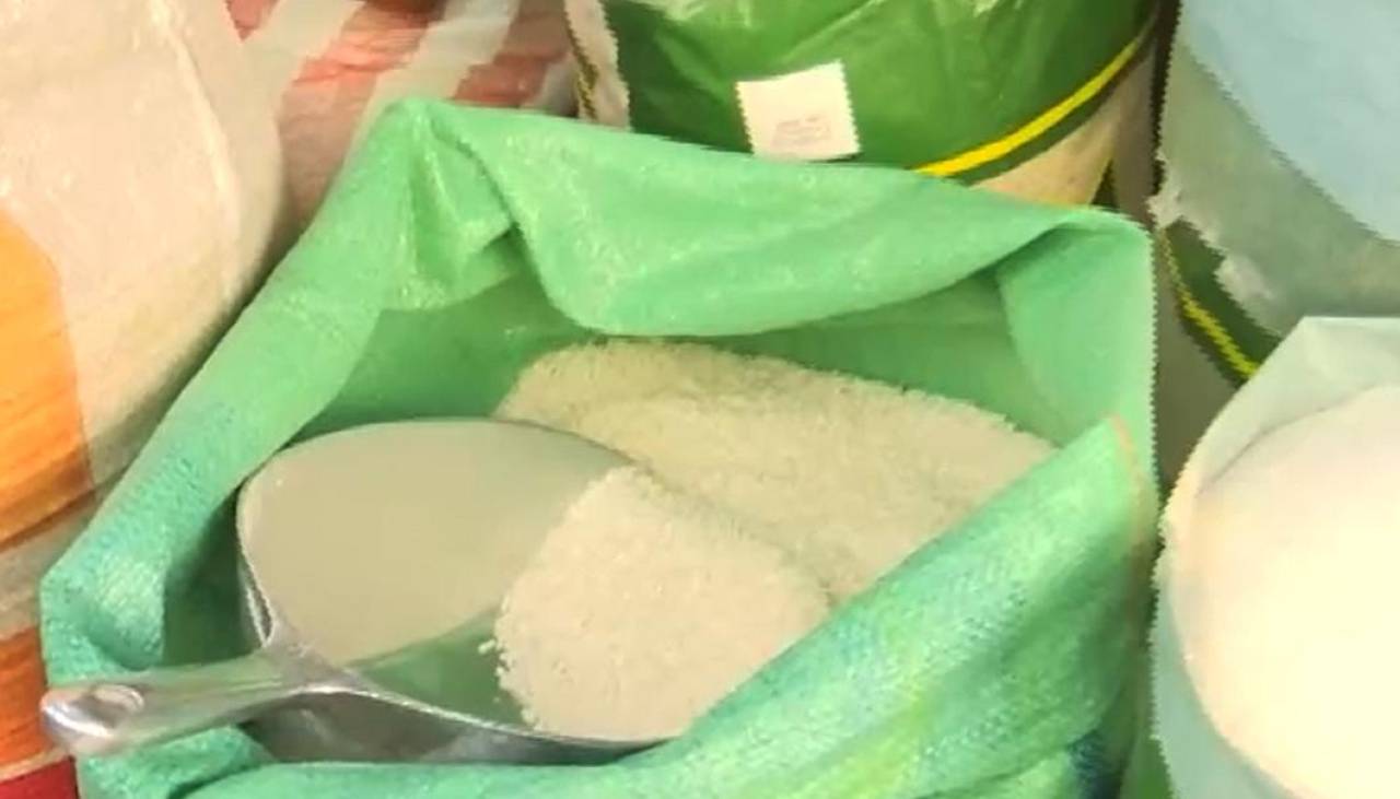 “Disminuyeron las ventas”: El quintal de arroz y harina sube en mercados de La Paz