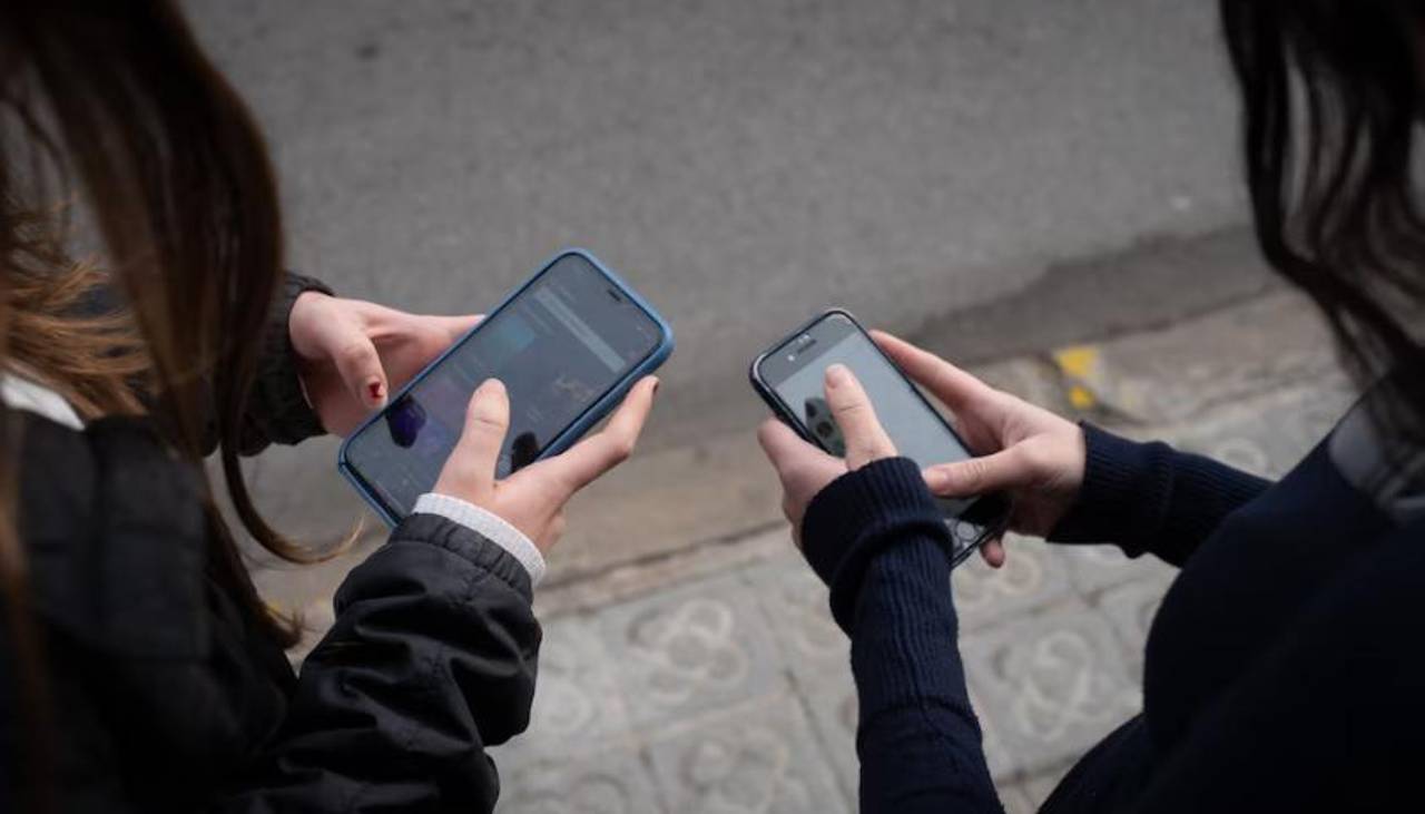 Rastreo de celulares permite encontrar en Santa Cruz a dos adolescentes desaparecidas en La Paz, reporta la Policía 