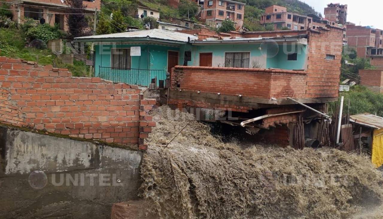 Riada en Quime: Reportan 25 casas perdidas y otras 10 en riesgo de caer