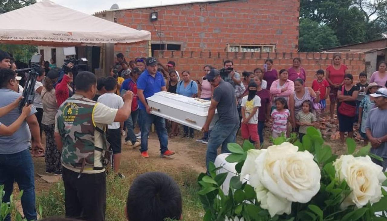 Santa Cruz: Dan el último adiós a los cinco familiares que murieron ahogados en Pailón