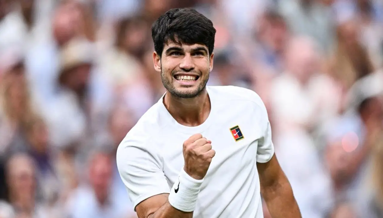 Carlos Alcaraz sigue su rumbo hacia su tercer título en Wimbledon