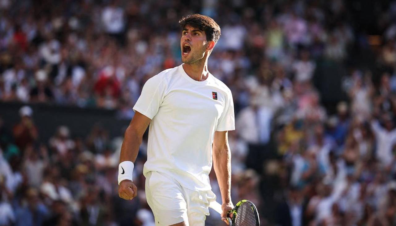 Carlos Alcaraz avanza con apuros ante Fognini en su debut en Wimbledon