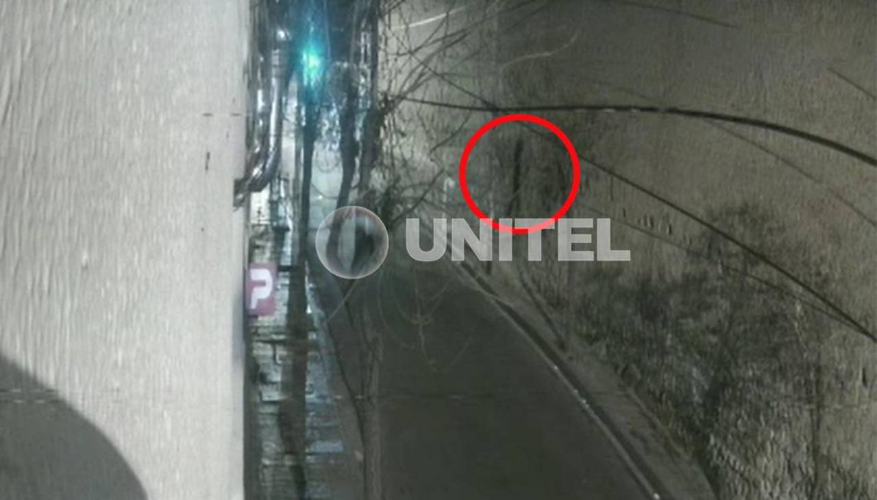 Sale a la luz video del momento en el que dos reos escapan del penal de San Pedro con ayuda de una cuerda