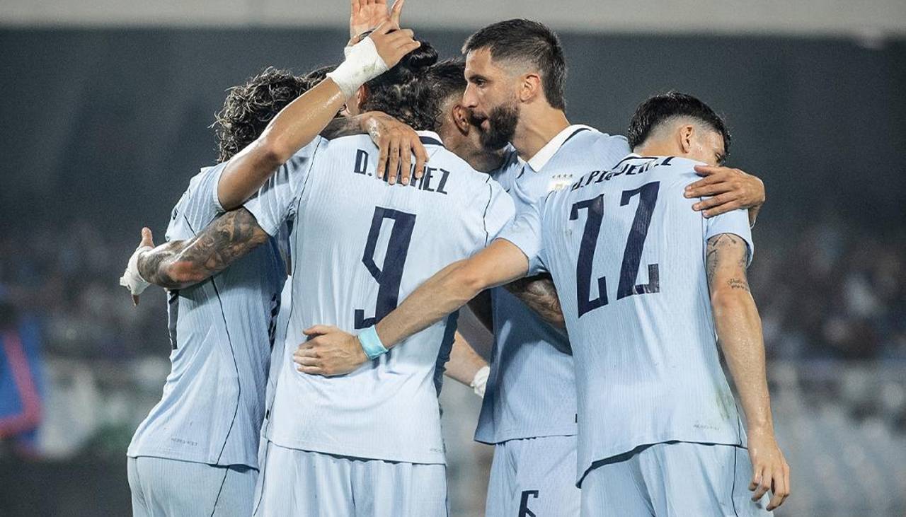 Uruguay de Forlán vence por goleada a India en el cierre de su gira por Asia