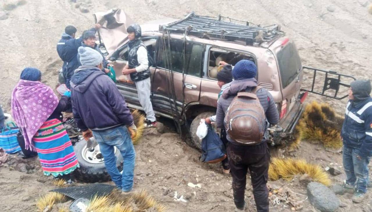 Un muerto y cuatro extranjeros heridos en un accidente en Potosí