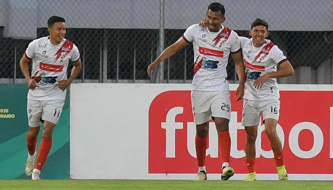 Nacional Potosí hunde más a Wilstermann con una goleada en Cochabamba