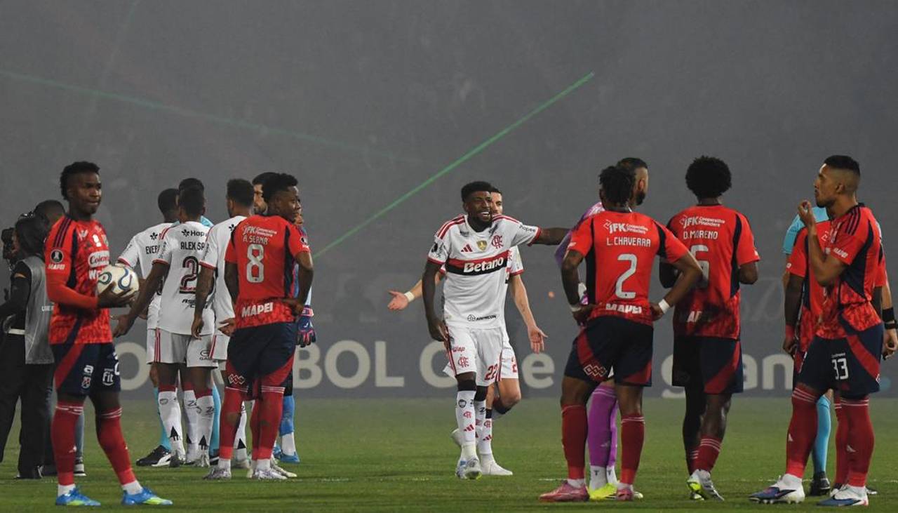 El duelo DIM-Flamengo fue suspendido por protesta de hinchas en Colombia