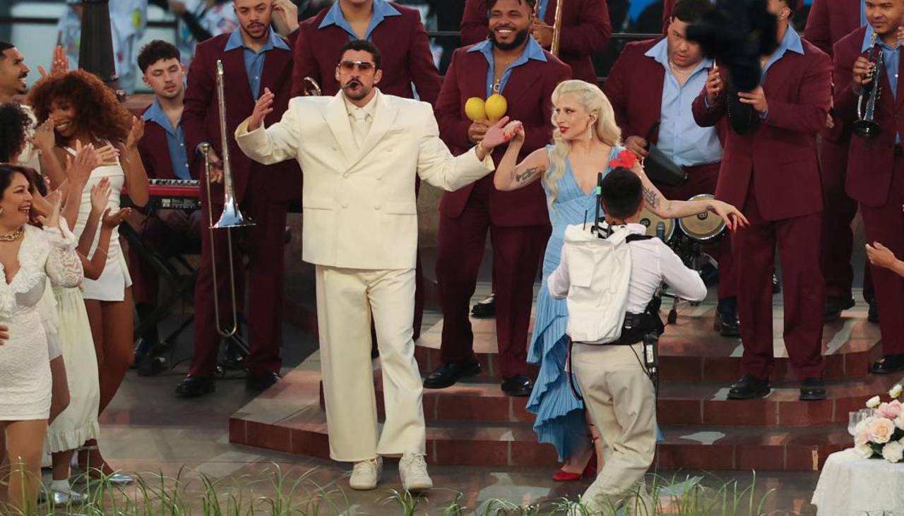 Bad Bunny se luce en el Super Bowl LX con un show homenaje a la cultura latina