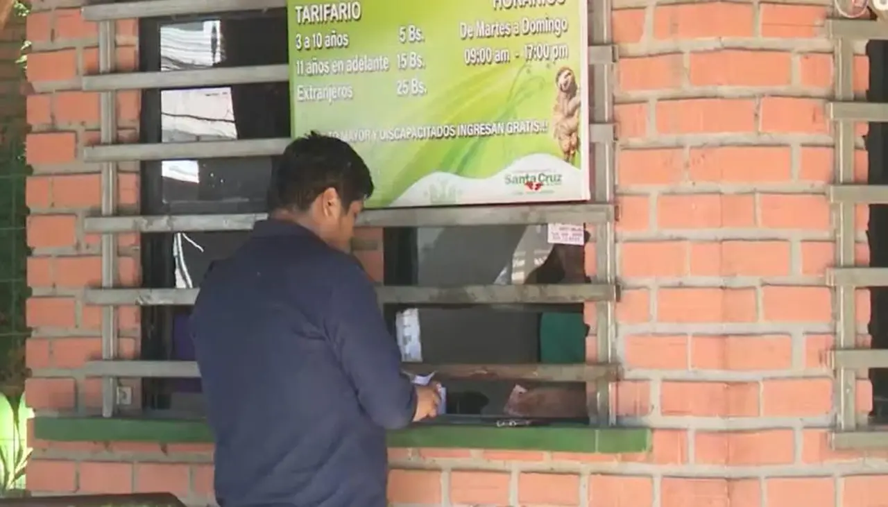 “En dos horas, Bs 2.100 fueron desviados”, concejal denuncia irregularidad en la venta de entradas al Zoológico cruceño