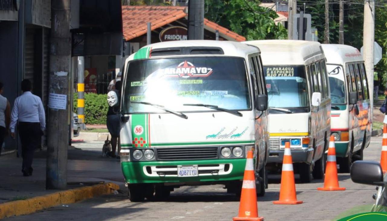 Justicia ordena suspender plan de reordenamiento del transporte en Santa Cruz tras acción de amparo de micreros