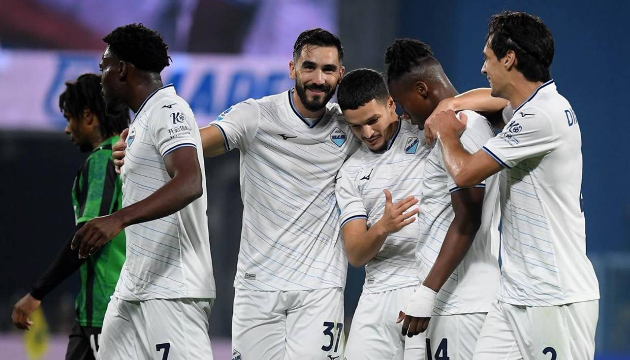 Lazio aplasta a Sassuolo con primer gol en Serie A del bisnieto de Mussolini