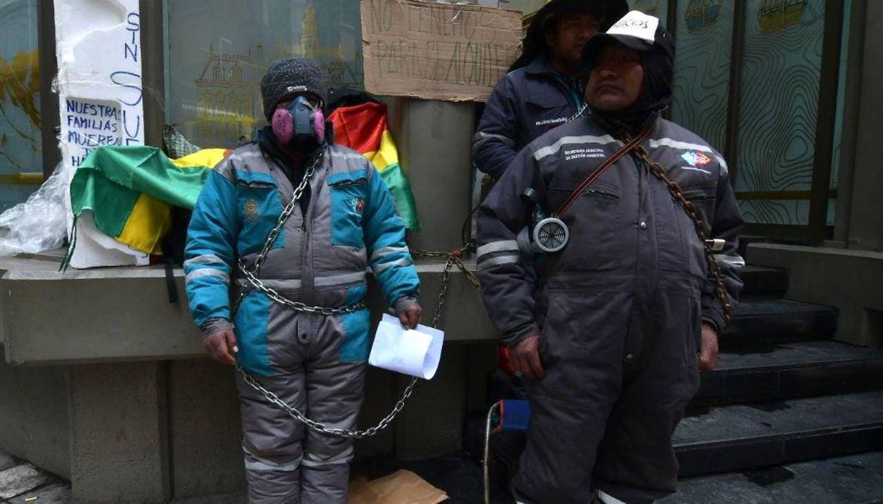 La Paz: Alcaldía paga una parte de los salarios a extrabajadores del relleno de Sak’a Churu para solucionar el conflicto